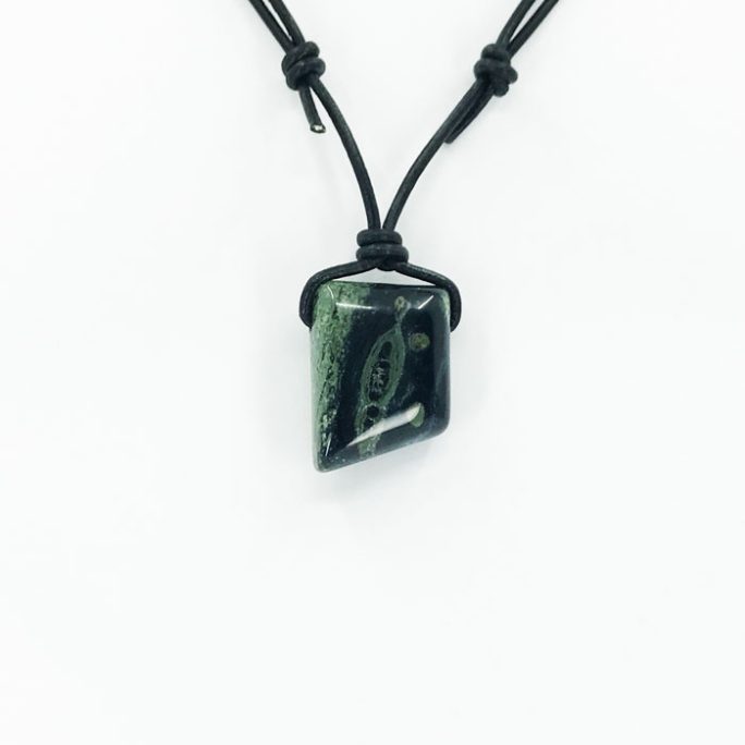 Versy Jaspis Kambaba